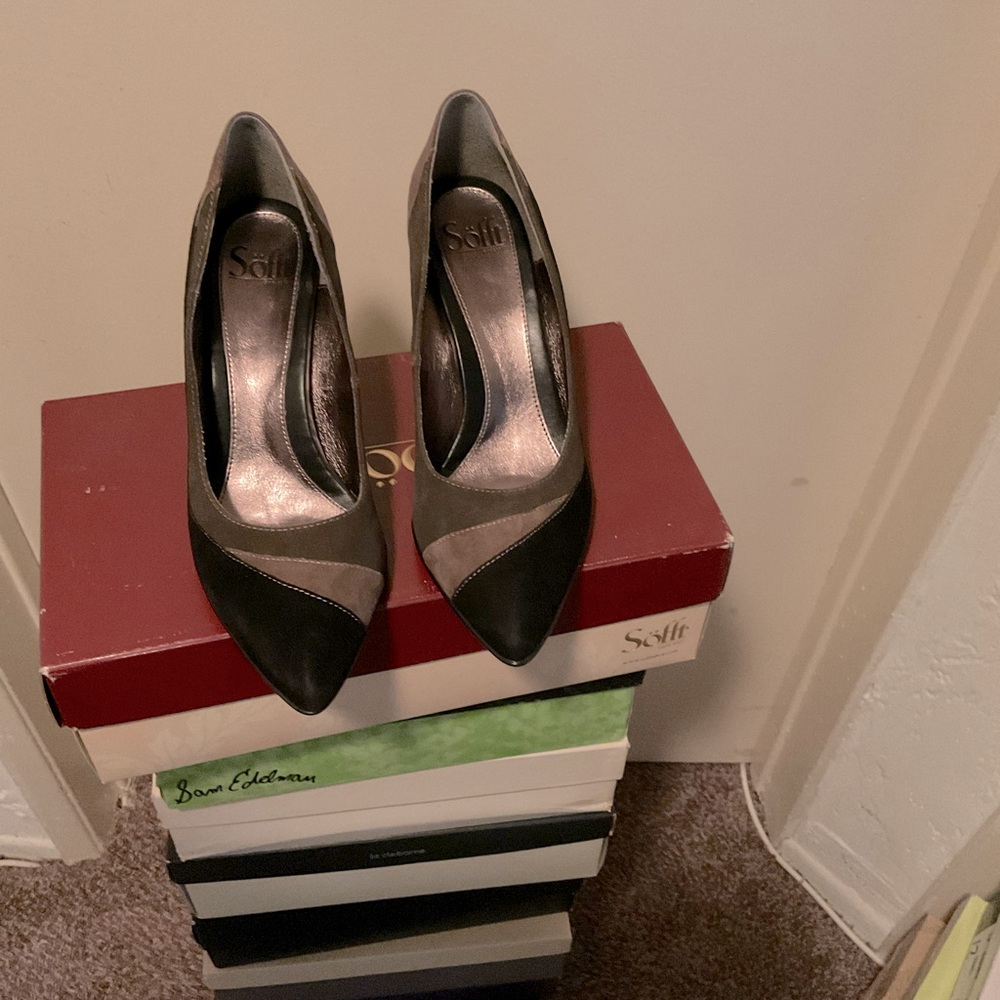NIB Sofft Black Suede Pumps - Size 10